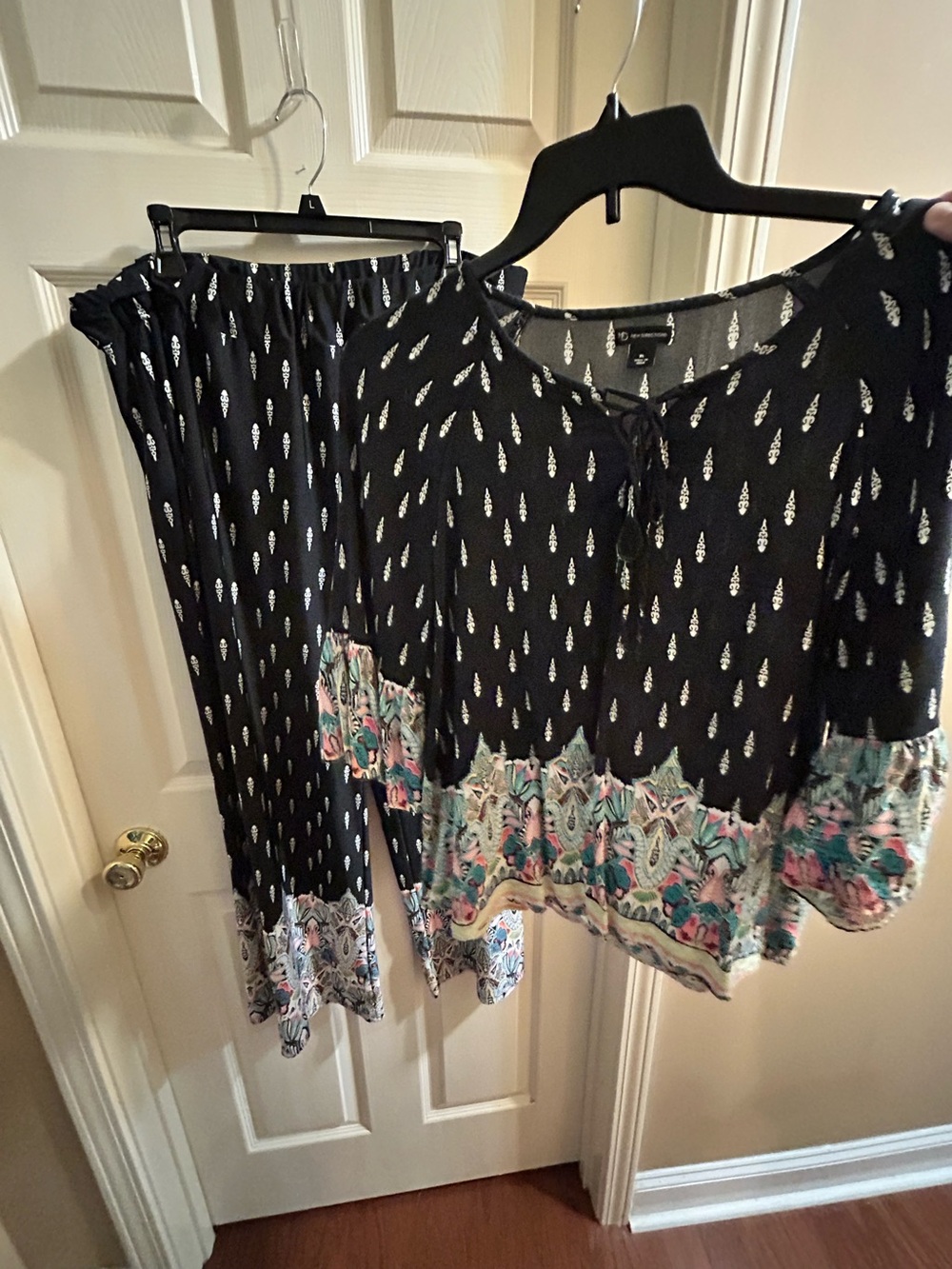 new directions Black Two-Piece Set with Teal, Pink & Cream Border